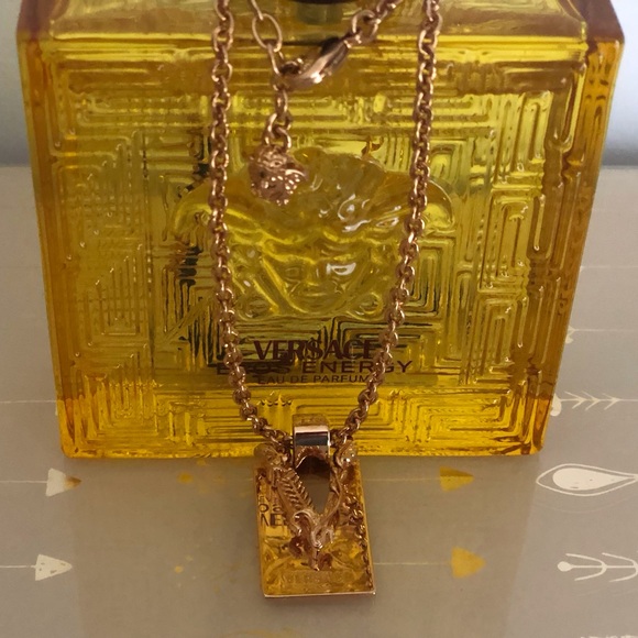 BNWT VERSACE PENDANT - Picture 13 of 16